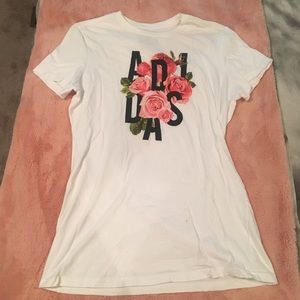 Adidas short sleeve tee. Worn once.